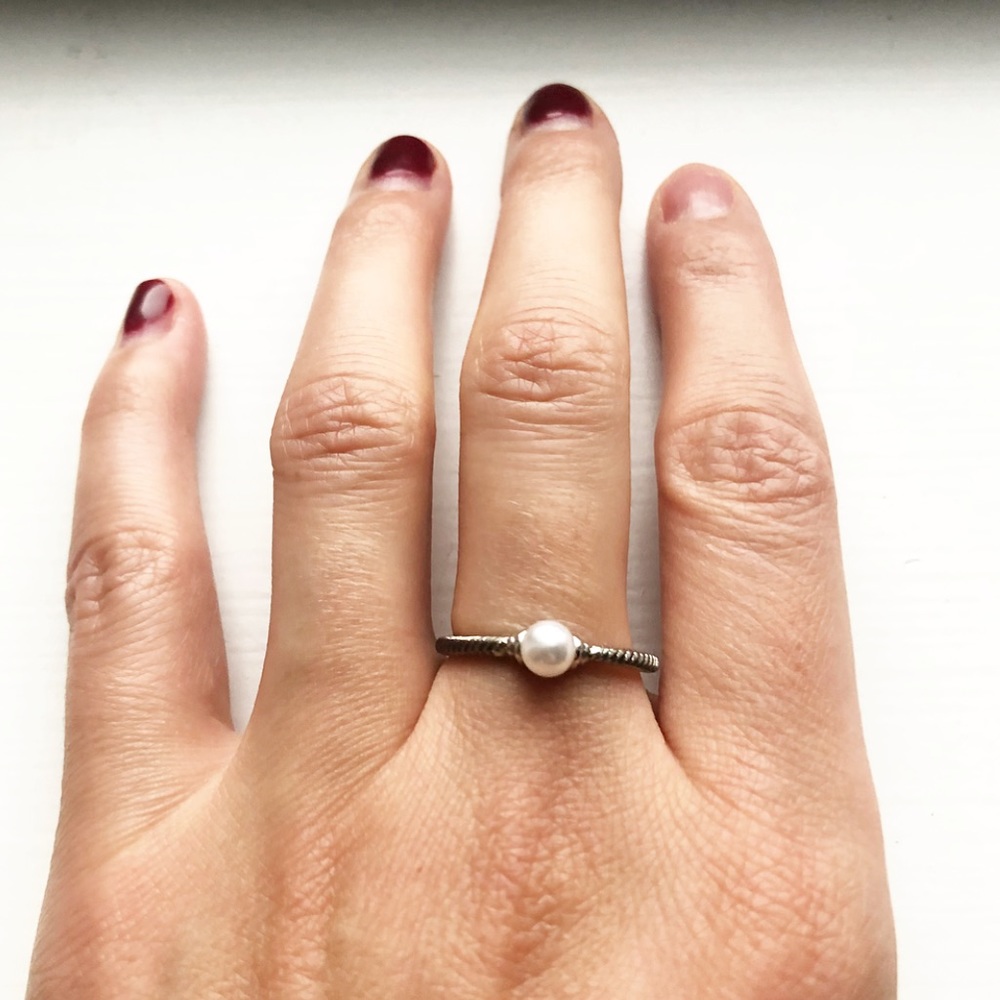 Classic vintage silver & pearl ring